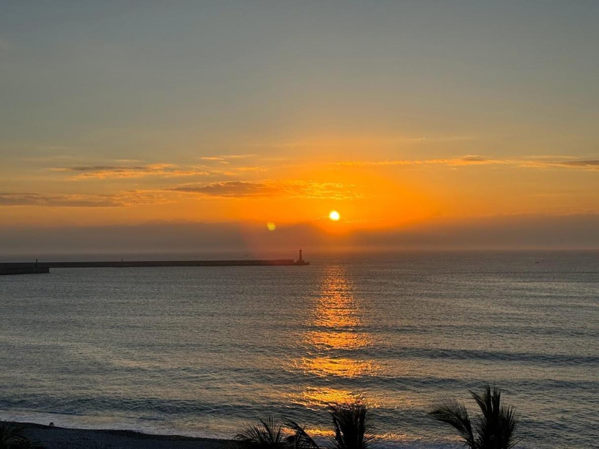 Before Sunrise Seaview B&B Хуалиен Сити Екстериор снимка